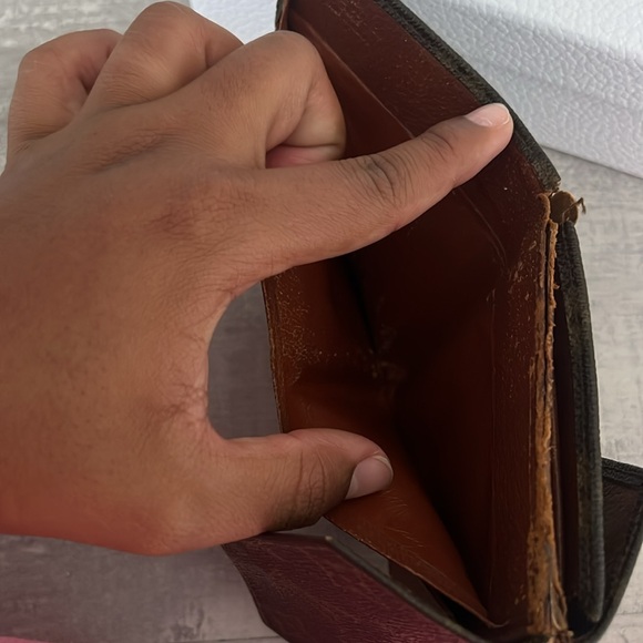 LV Wallets - Picture 12 of 14